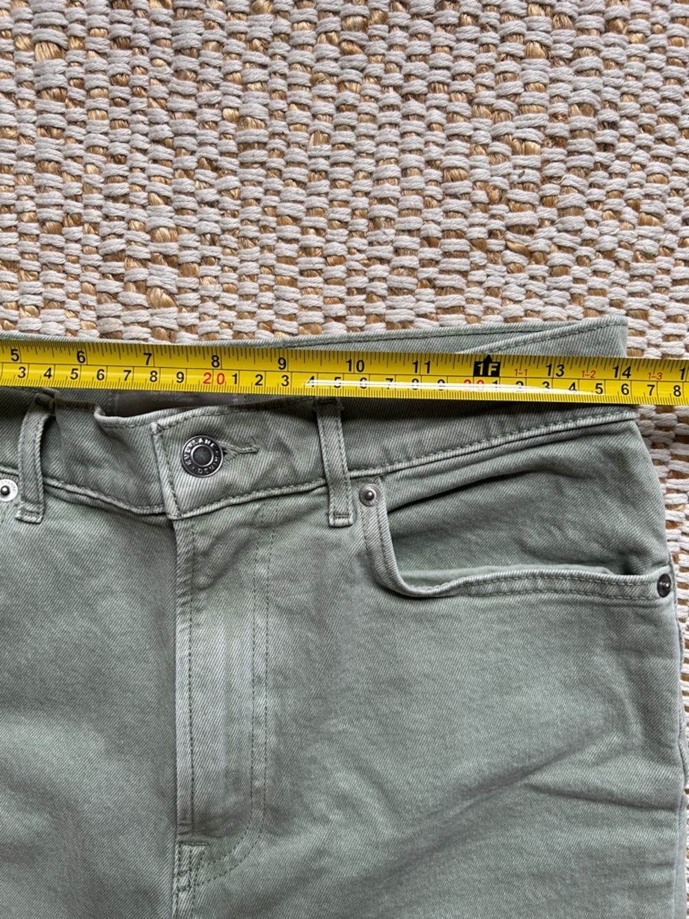Everlane Way-High Jean in sage green - Picture 3 of 6